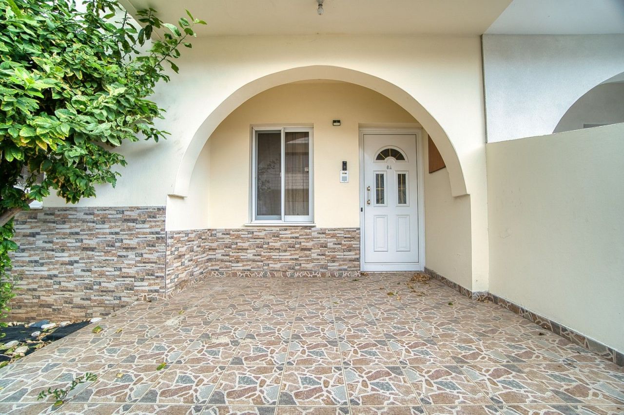 Villa in Larnaka, Zypern, 200 m2 - Foto 1
