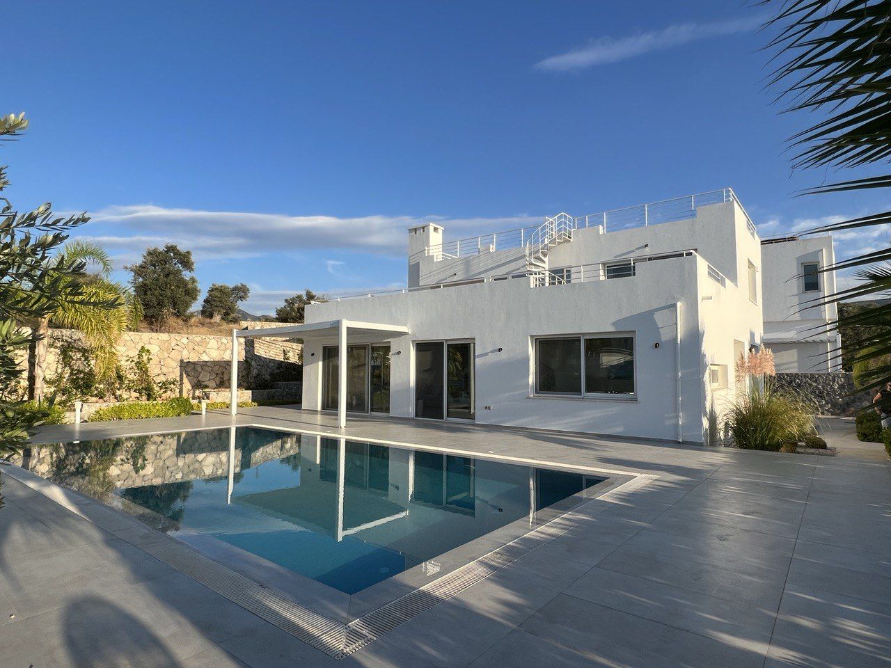 Villa à Esentepe, Chypre, 355 m2 - image 1