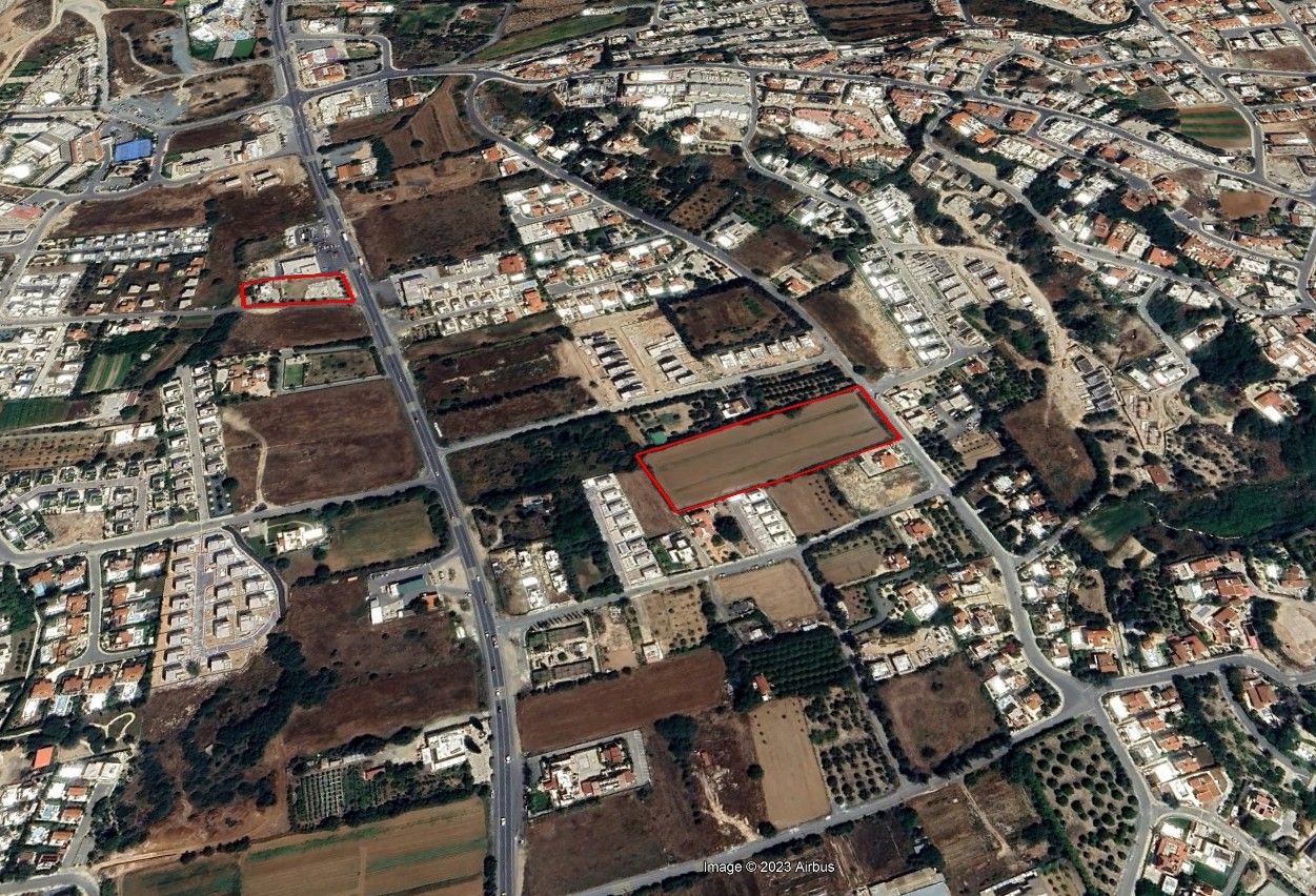 Land in Paphos, Cyprus, 10 703 sq.m - picture 1