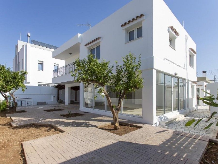 Villa en Lárnaca, Chipre, 270 m2 - imagen 1