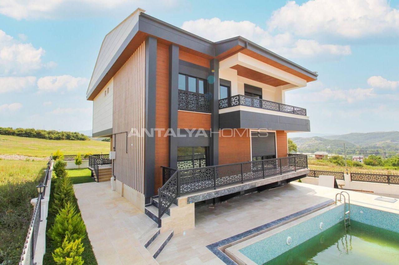 Villa in Yalova, Türkei, 375 m2 - Foto 1