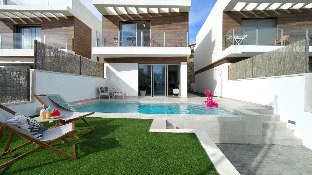 Villa en Alicante, España, 200 m2 - imagen 1