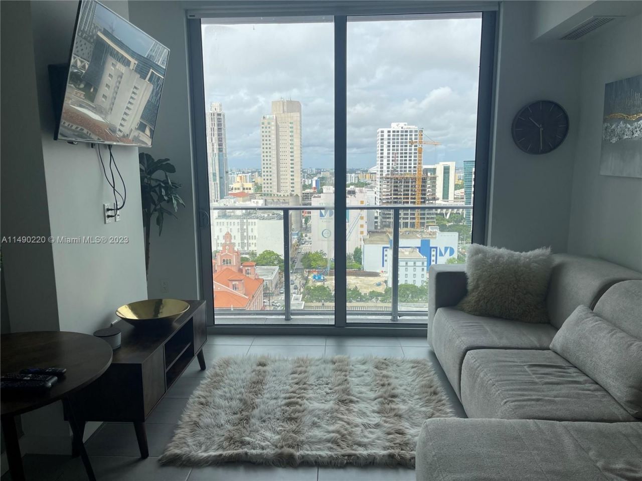 Appartement à Miami, États-Unis, 45 m2 - image 1