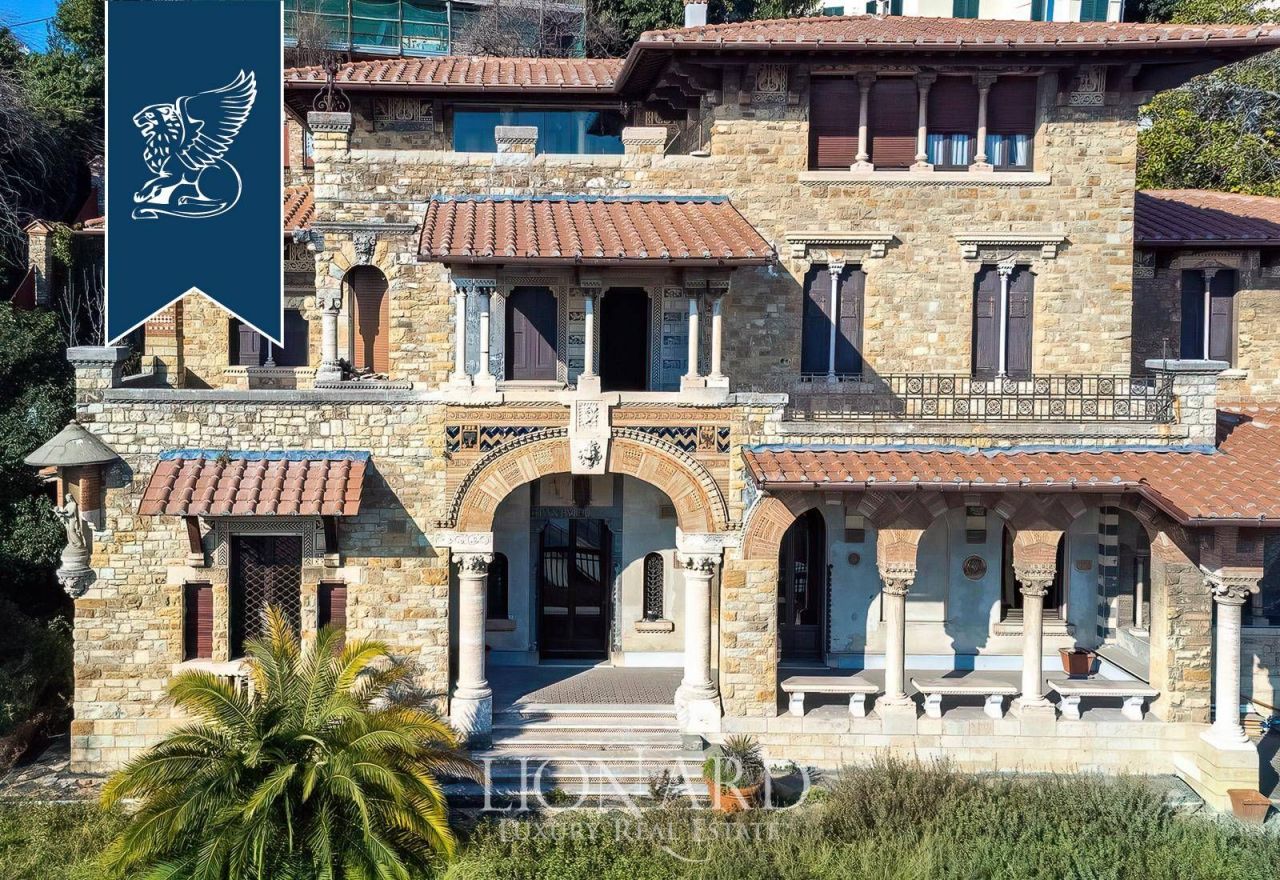 Villa en Genova, Italia, 1 000 m2 - imagen 1