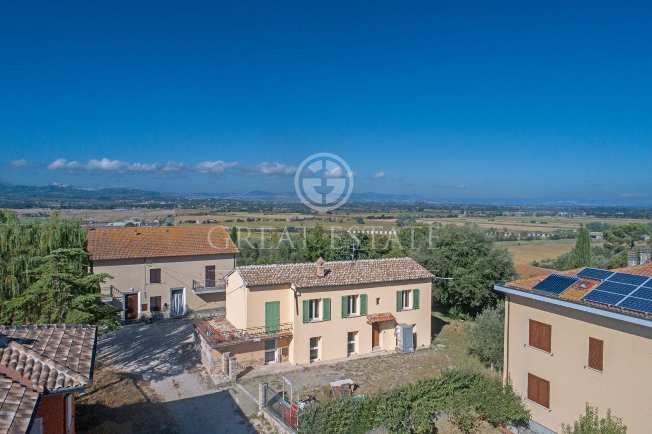House in Montepulciano, Italy, 125.2 sq.m - picture 1
