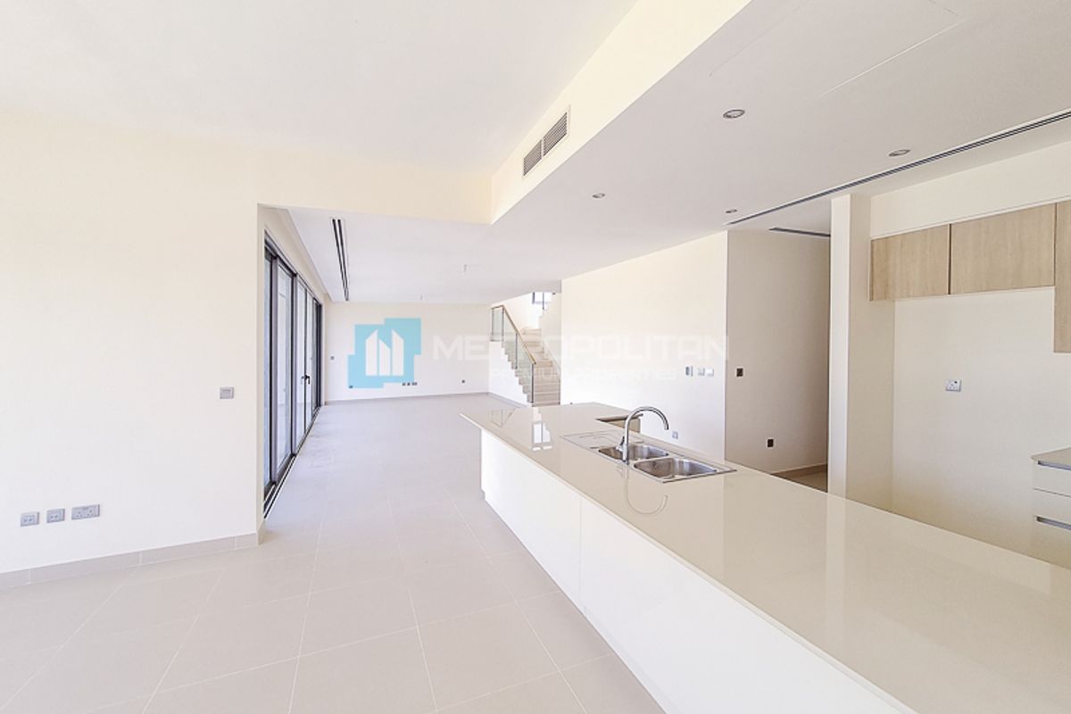 Villa à Dubaï, EAU, 496 m2 - image 1