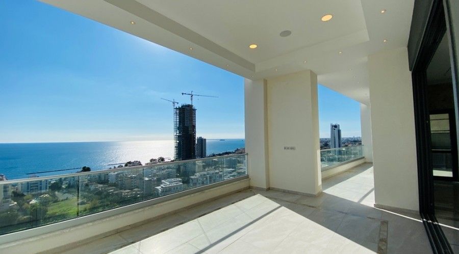 Penthouse in Limassol, Cyprus, 210 sq.m - picture 1