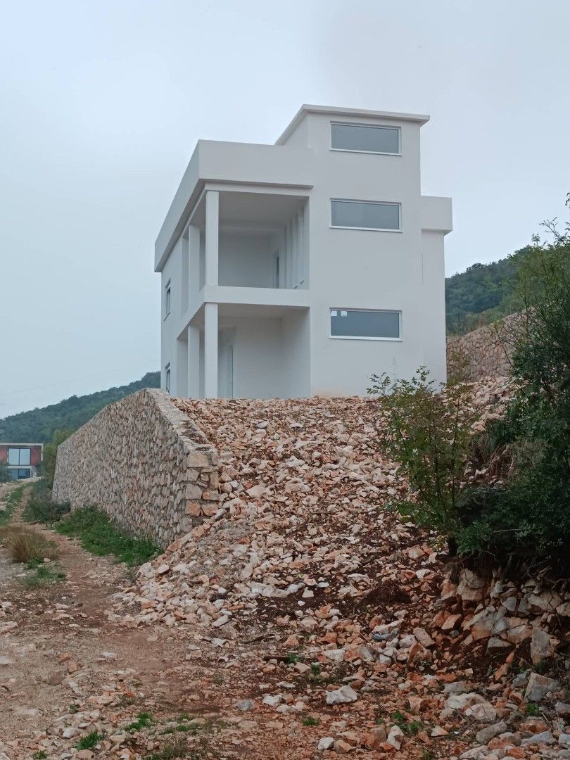 House in Dobra Voda, Montenegro, 176 sq.m - picture 1