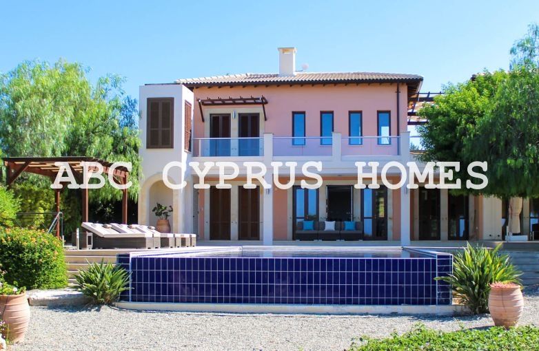 Villa en Aphrodite Hills, Chipre, 500 m2 - imagen 1