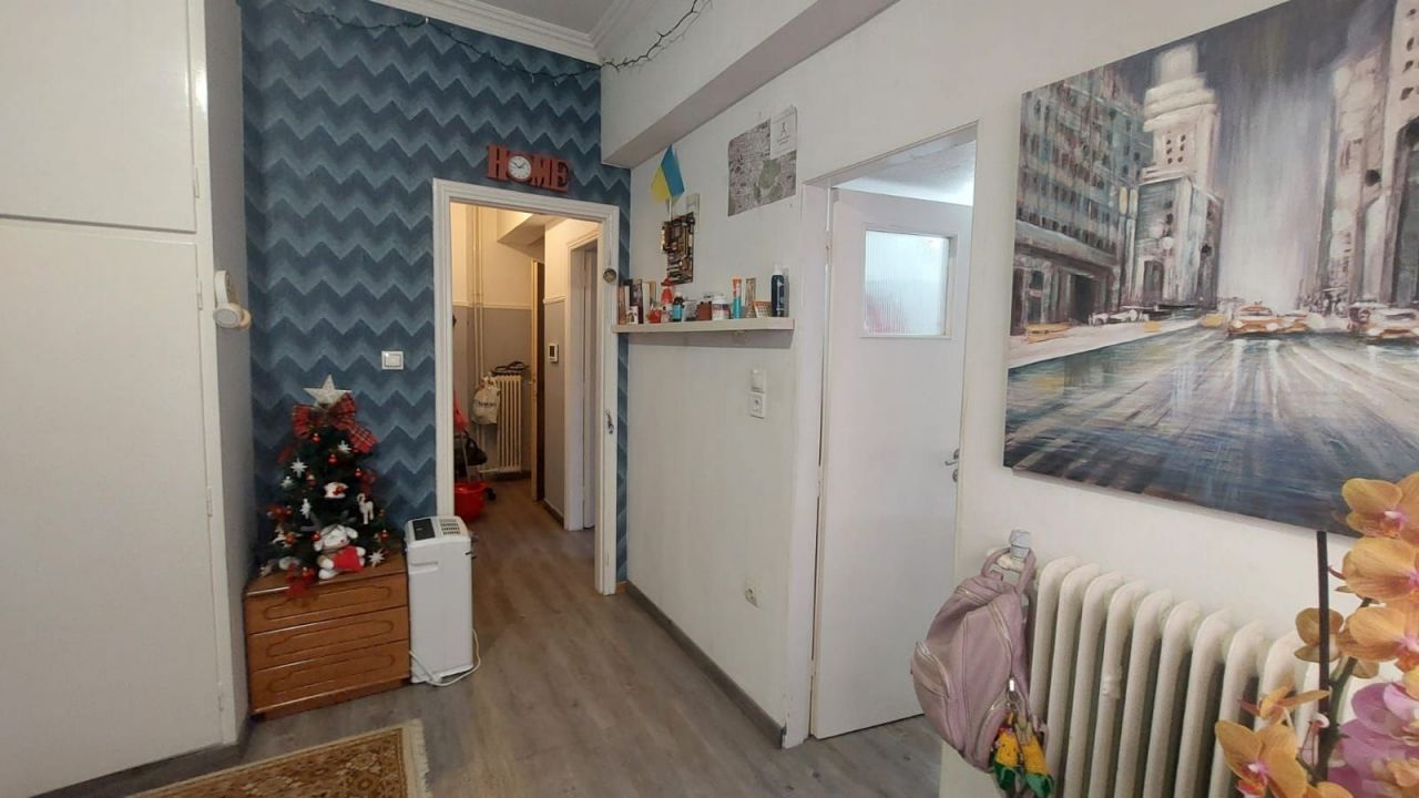 Flat in Athens, Greece, 30 sq.m - picture 1
