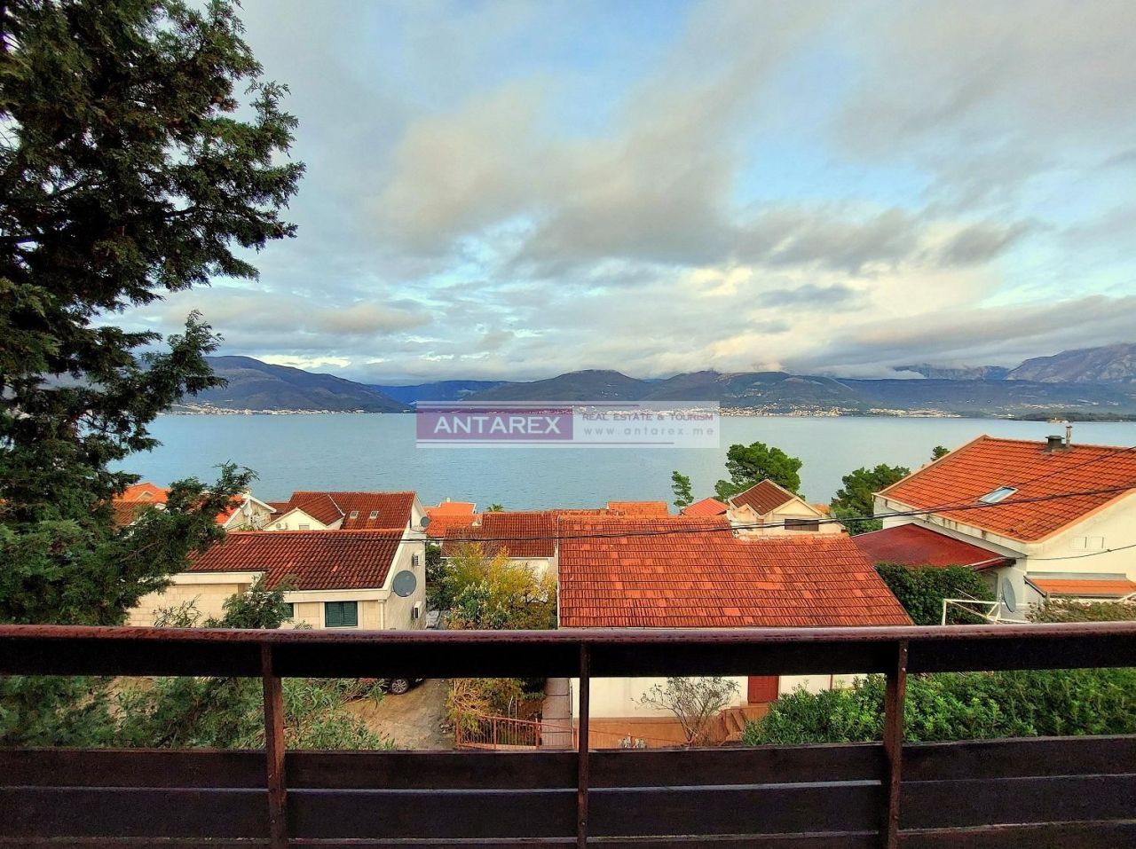 Villa in Krasici, Montenegro, 120 sq.m - picture 1
