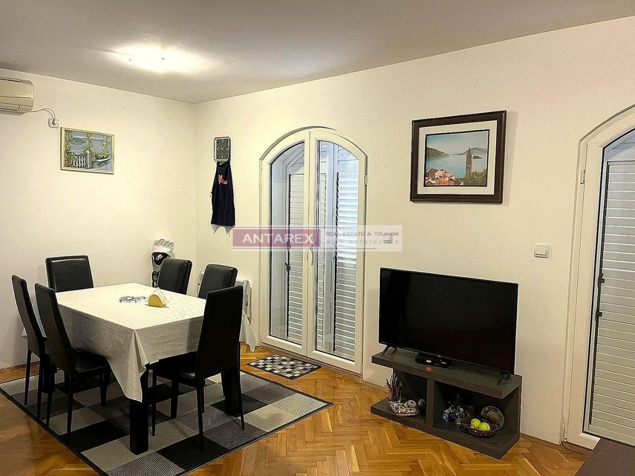 Apartment in Bijela, Montenegro, 95 sq.m - picture 1