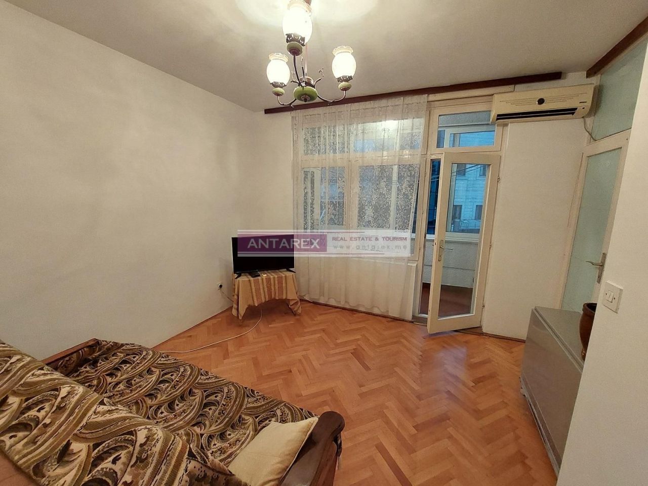 Apartment in Bijela, Montenegro, 63 sq.m - picture 1