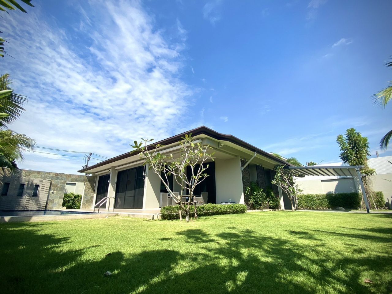 Villa on Phuket Island, Thailand, 300 sq.m - picture 1