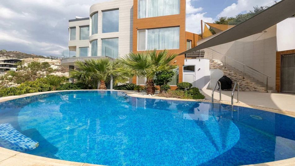 Villa in Limassol, Cyprus, 575 sq.m - picture 1