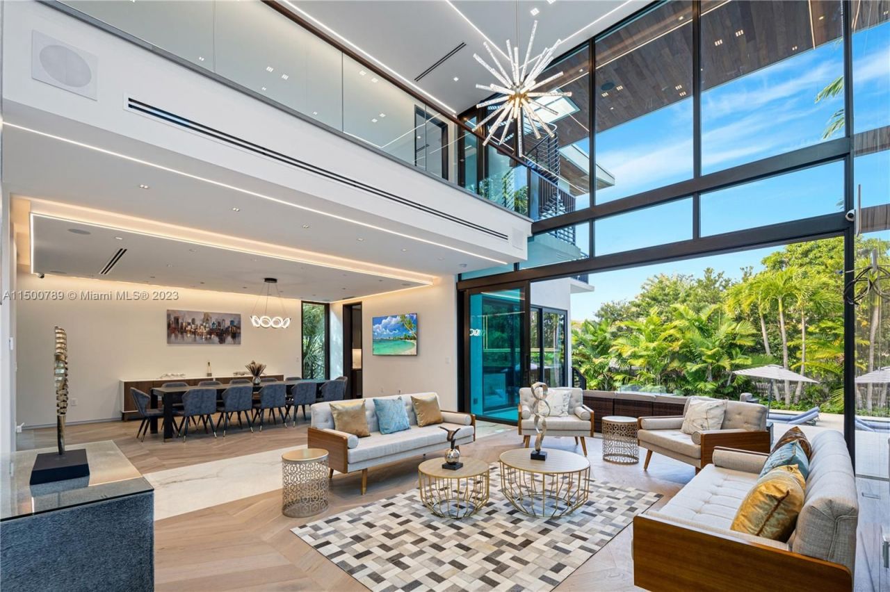 Villa à Miami, États-Unis, 400 m2 - image 1