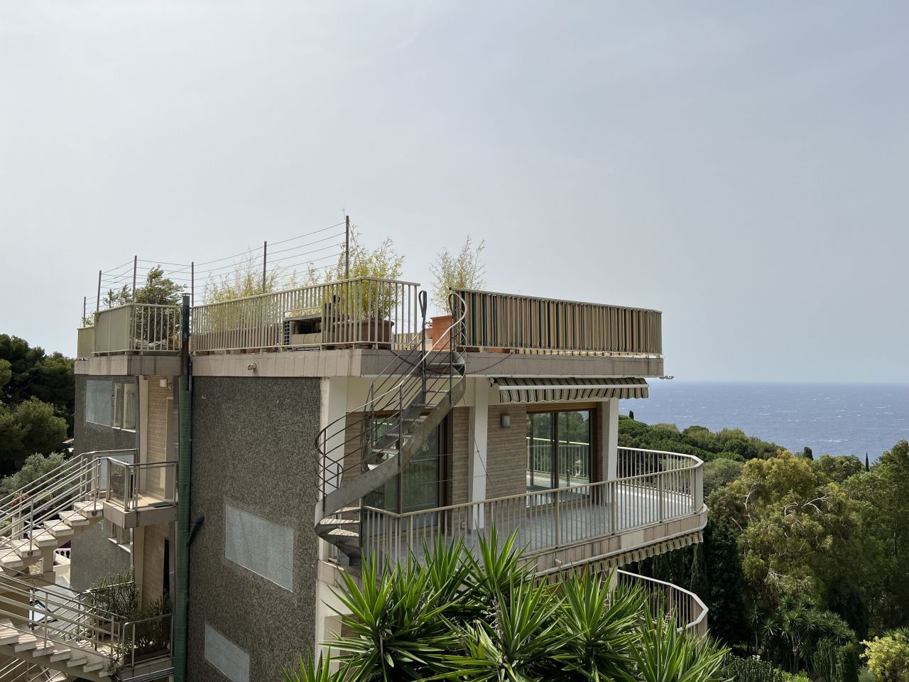 Penthouse in Cap d'Ail, France, 130 sq.m - picture 1