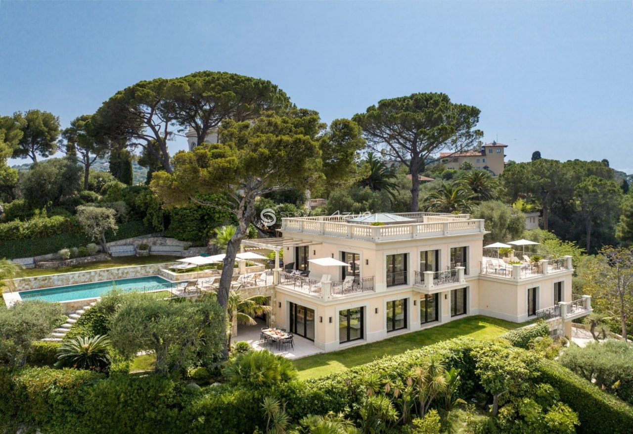 Villa sur le Cap Ferrat, France, 600 m2 - image 1