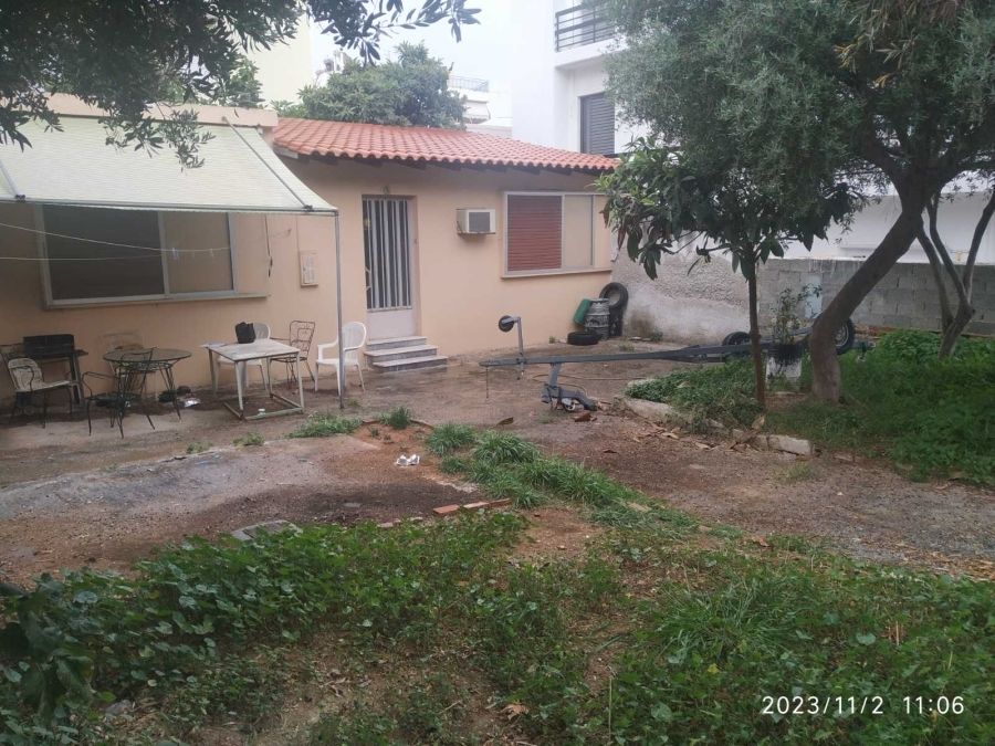 Land in Alimos, Greece, 250 sq.m - picture 1