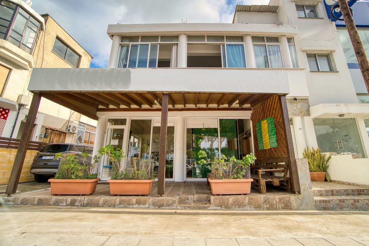 Gewerbeimmobilien in Paphos, Zypern, 205 m2 - Foto 1