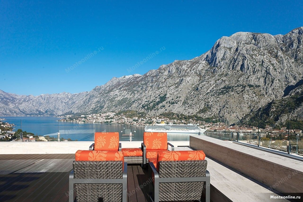 Penthouse in Kotor, Montenegro, 282 sq.m - picture 1