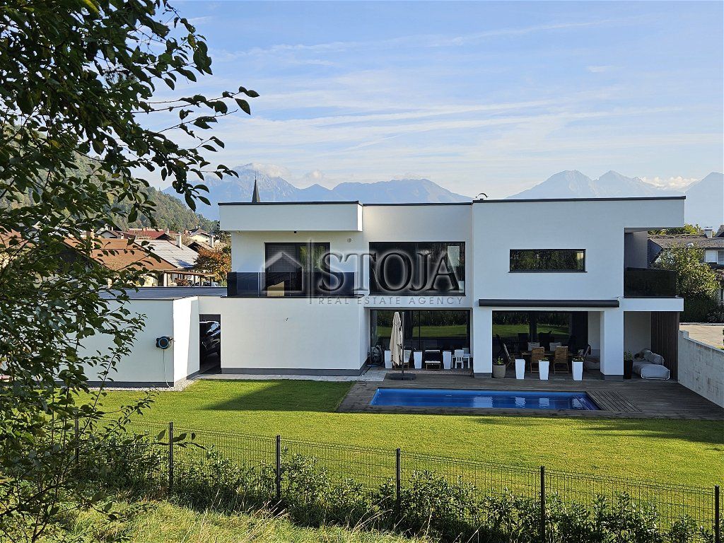Villa en Kranj, Eslovenia, 230.3 m2 - imagen 1