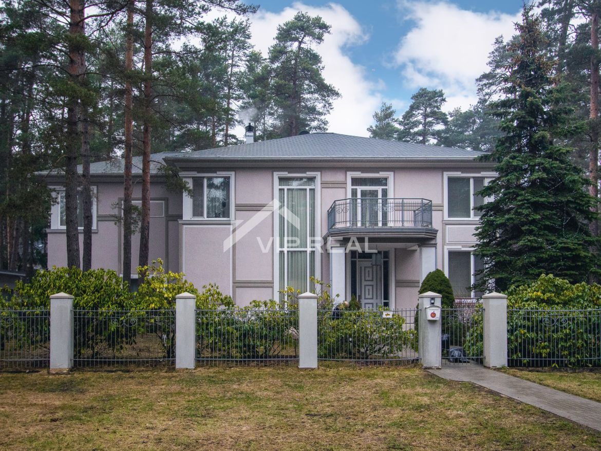 House in Jurmala, Latvia, 520 sq.m - picture 1