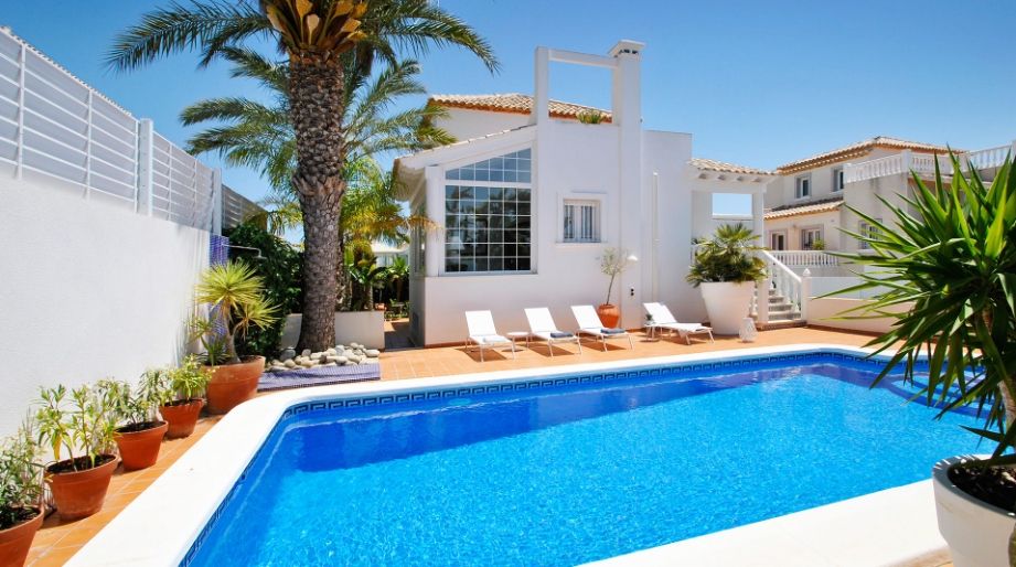 Villa in La Marina, Spain, 290 sq.m - picture 1