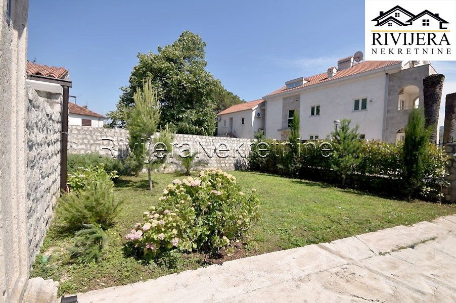 Haus in Herceg-Novi, Montenegro, 234 m2 - Foto 1