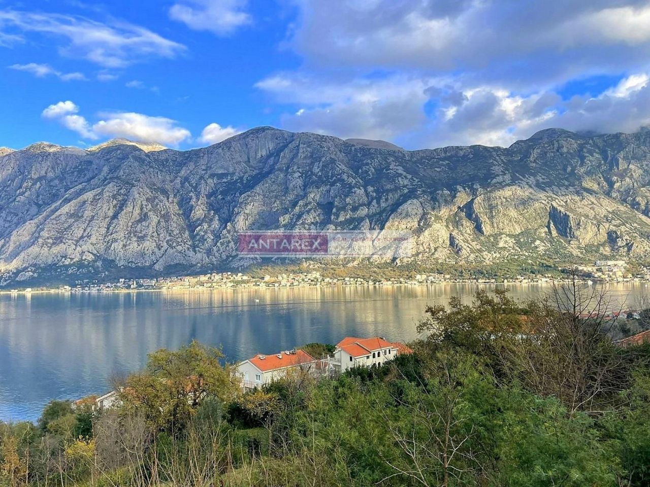 Villa in Prcanj, Montenegro, 93 sq.m - picture 1