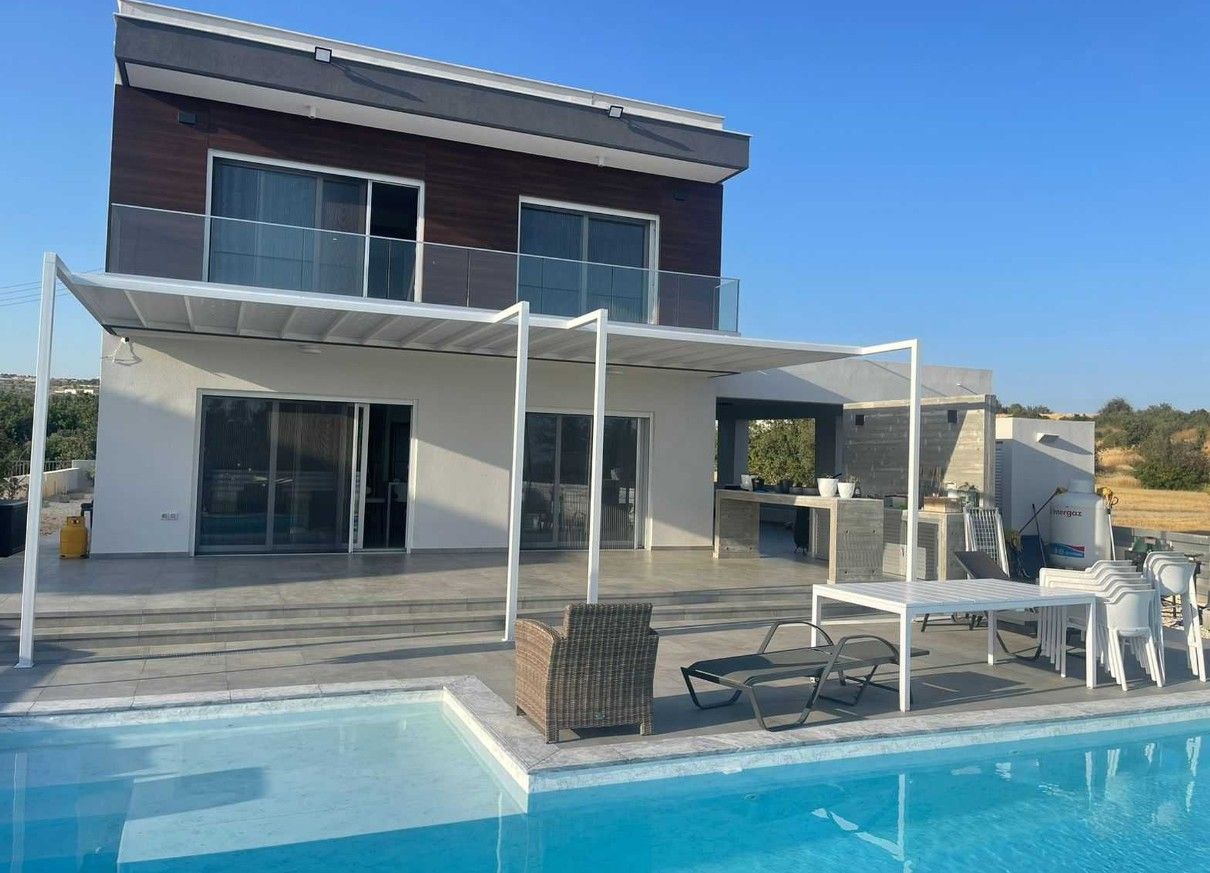 Villa in Limassol, Cyprus, 240 sq.m - picture 1