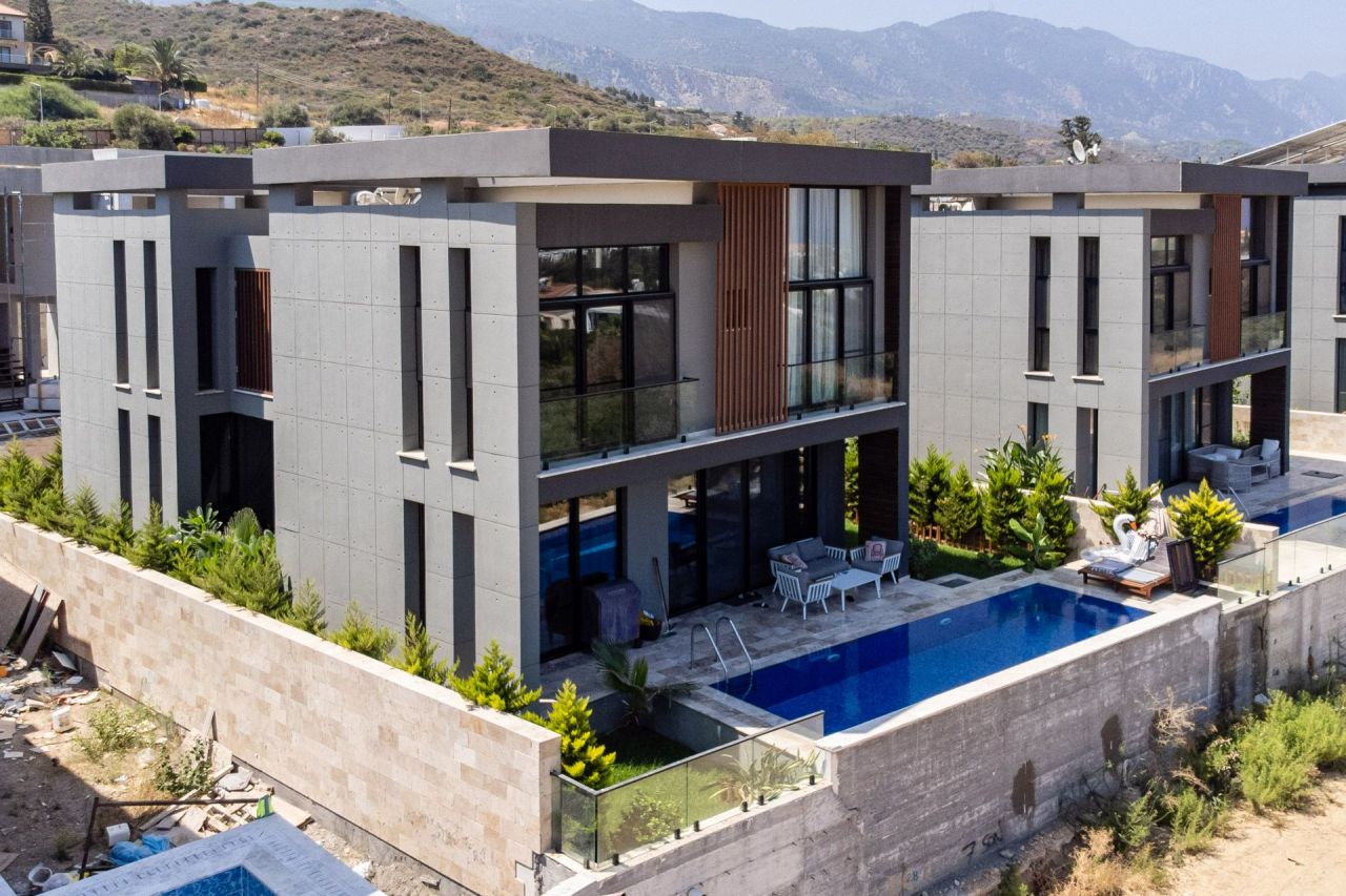 Villa in Kyrenia, Cyprus, 235 sq.m - picture 1
