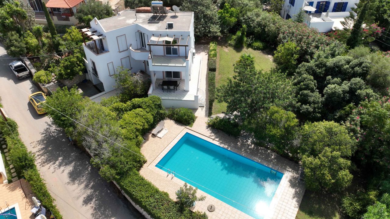 Villa en Prefectura de Chania, Grecia, 150 m2 - imagen 1