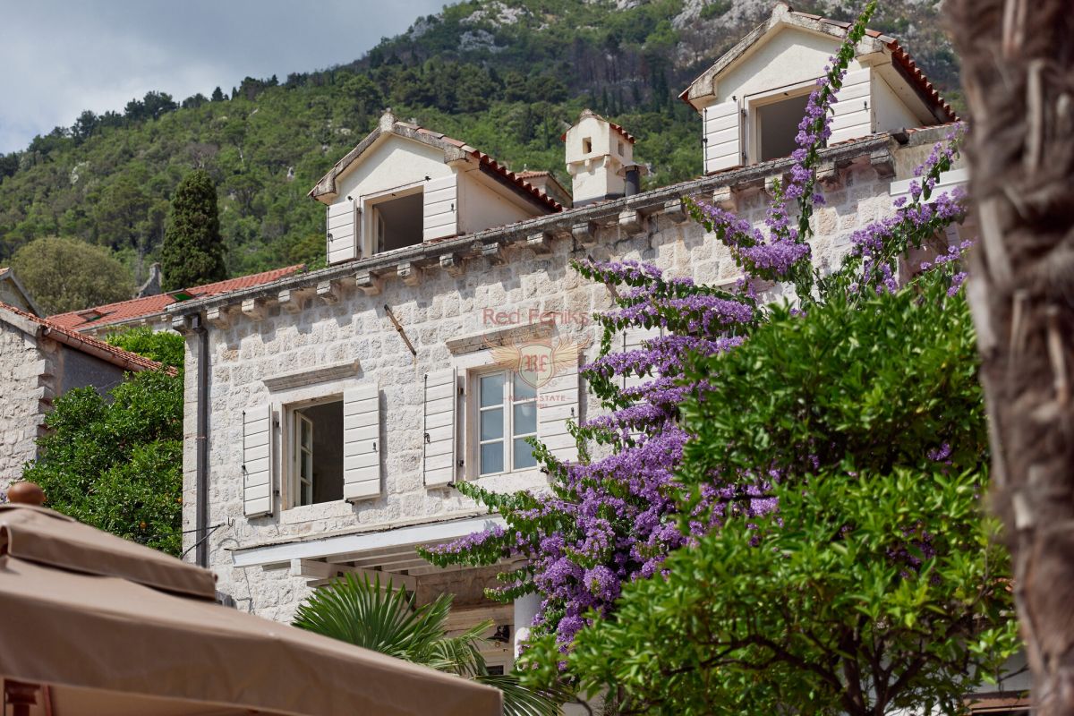 Casa en Kotor, Montenegro, 381 m2 - imagen 1