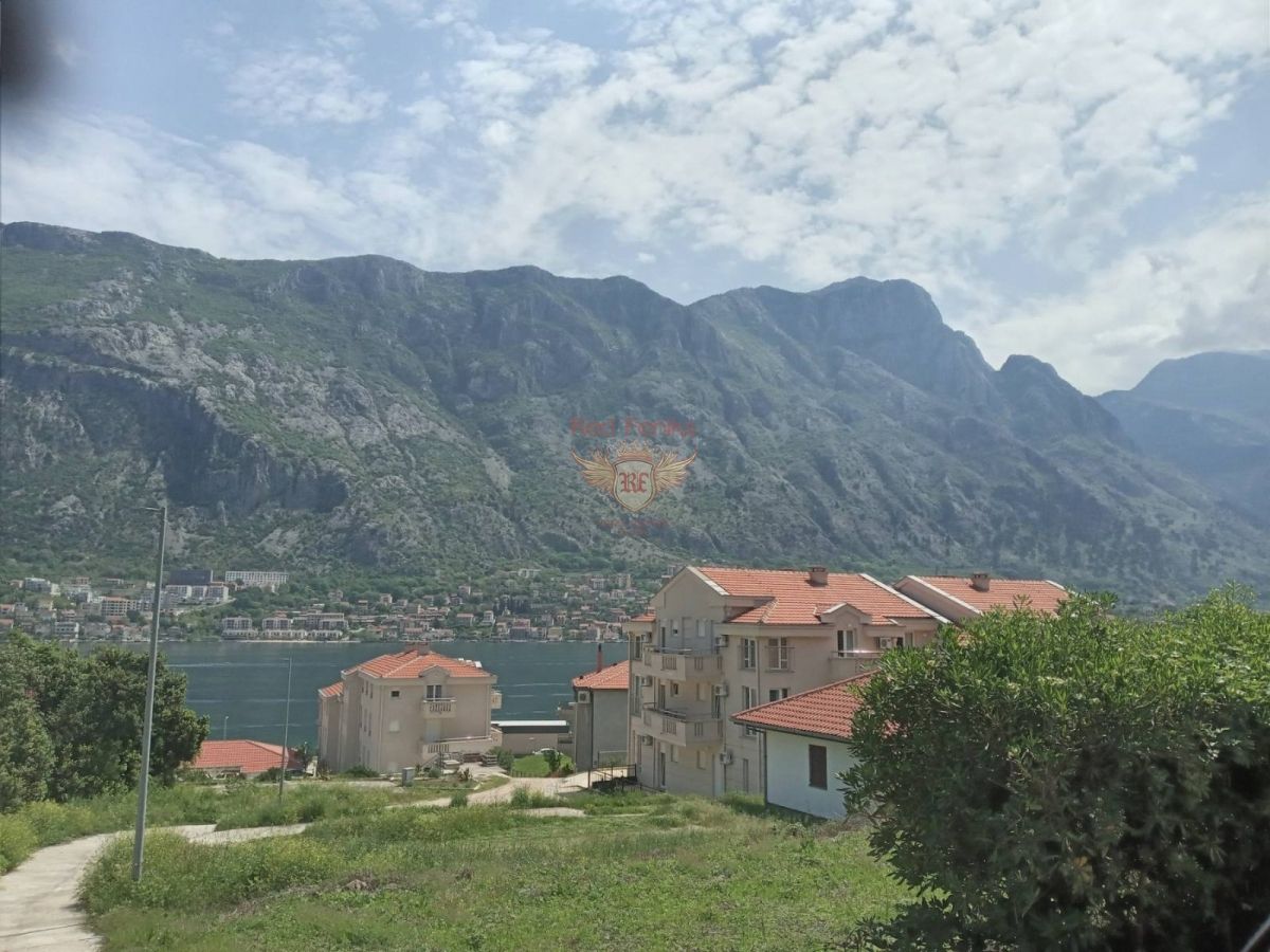 Grundstück in Kotor, Montenegro, 1 141 m2 - Foto 1