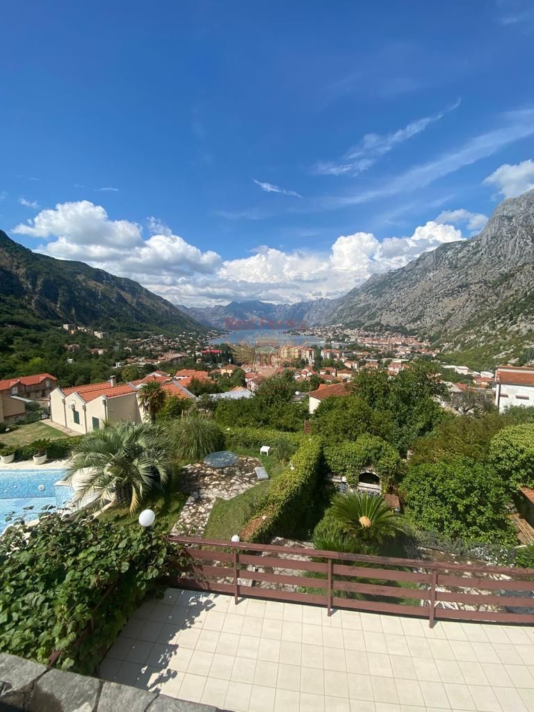 Casa en Kotor, Montenegro, 450 m2 - imagen 1