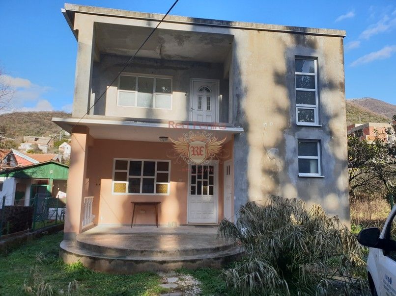 Casa en Tivat, Montenegro, 200 m2 - imagen 1