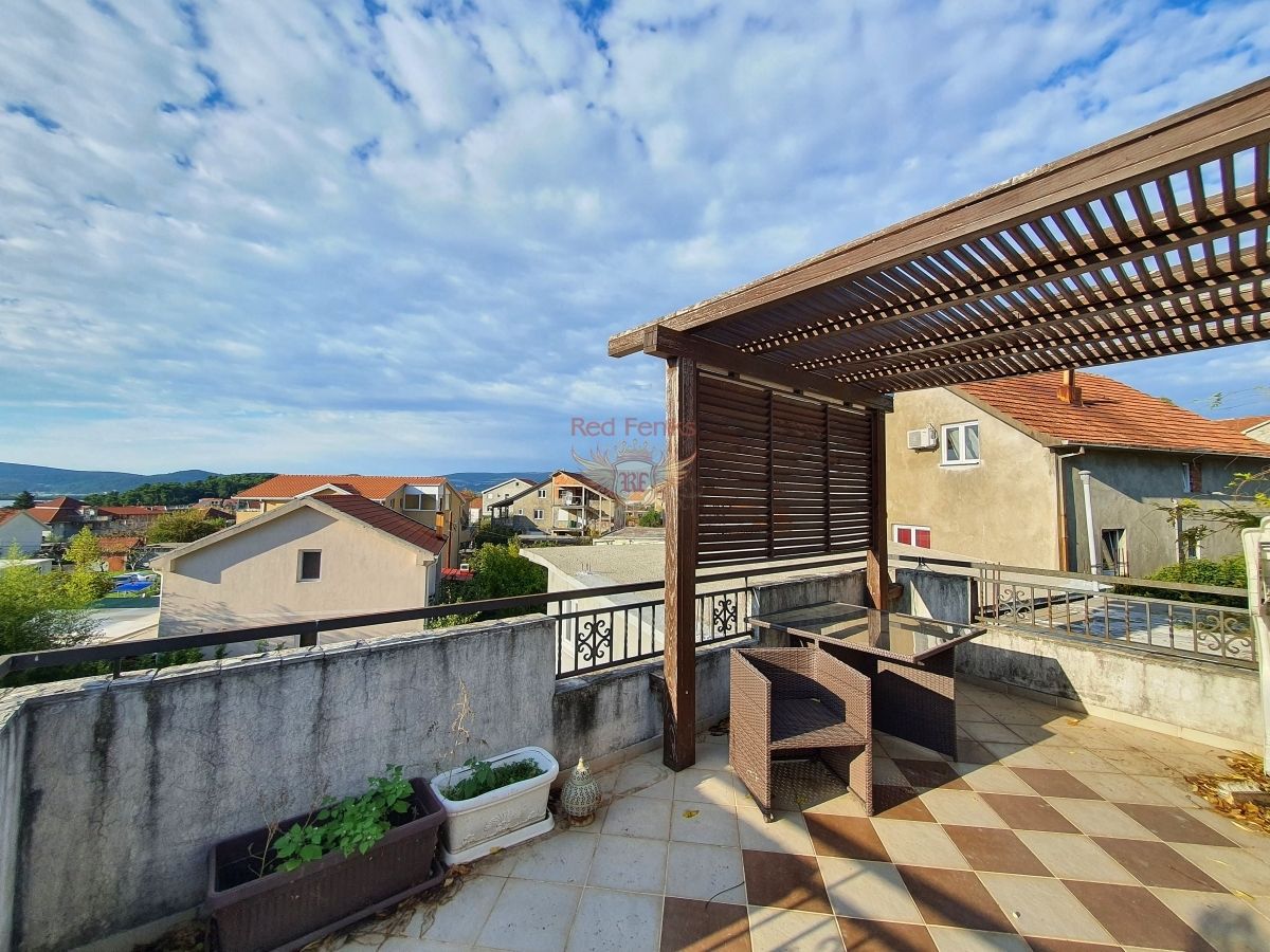 Casa en Tivat, Montenegro, 179 m2 - imagen 1