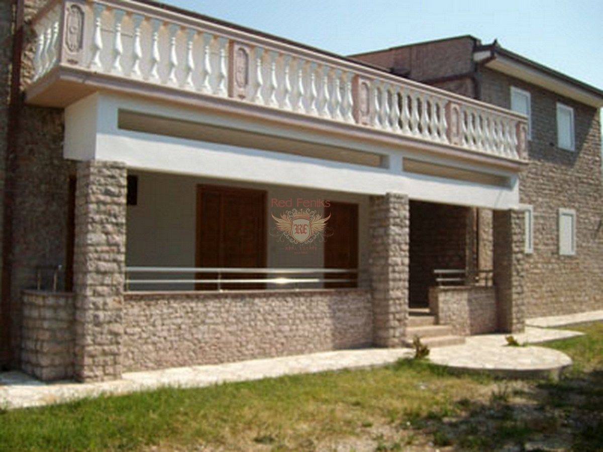 House in Bar, Montenegro, 293 sq.m - picture 1