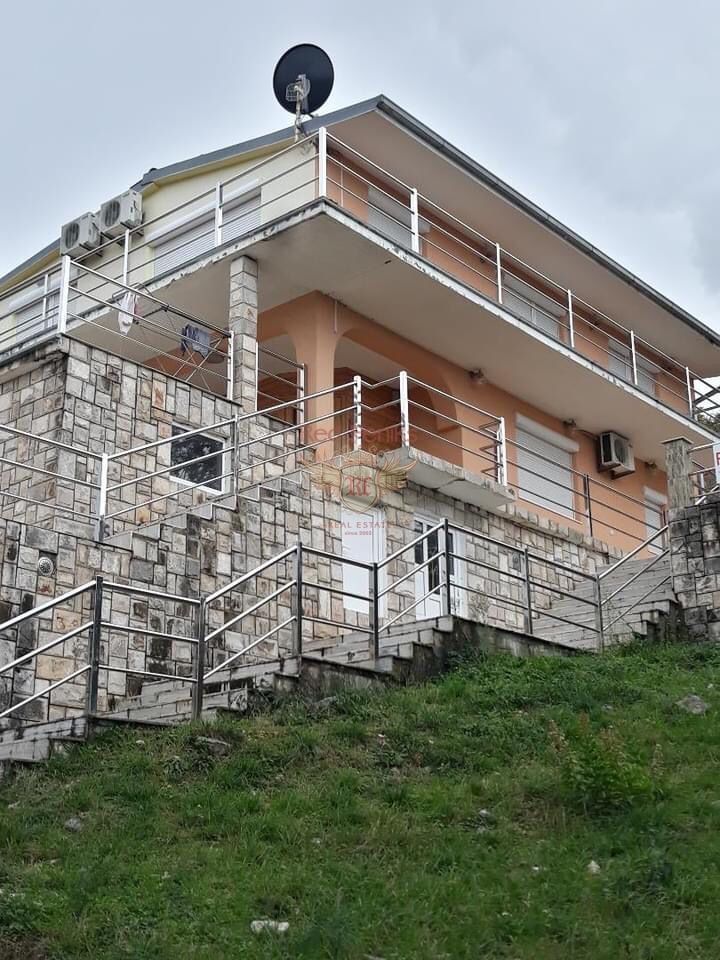 House in Bar, Montenegro, 400 sq.m - picture 1