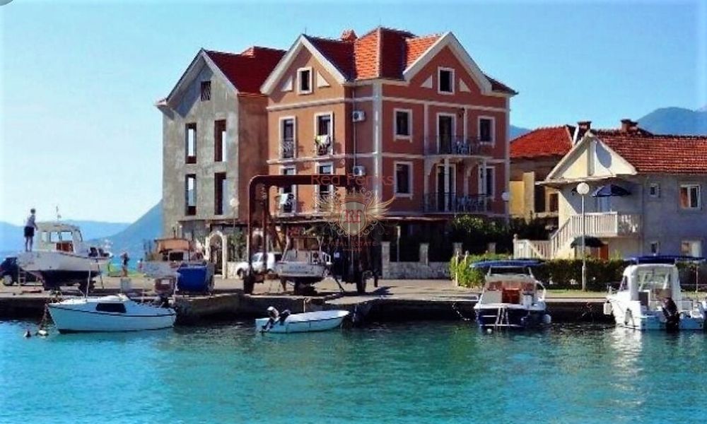 Commercial property in Tivat, Montenegro, 363 sq.m - picture 1