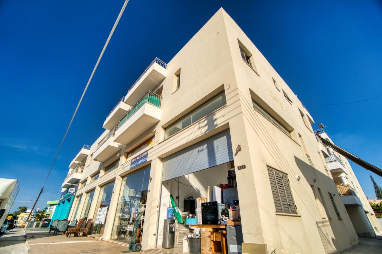 Geschäft in Paphos, Zypern, 347 m2 - Foto 1