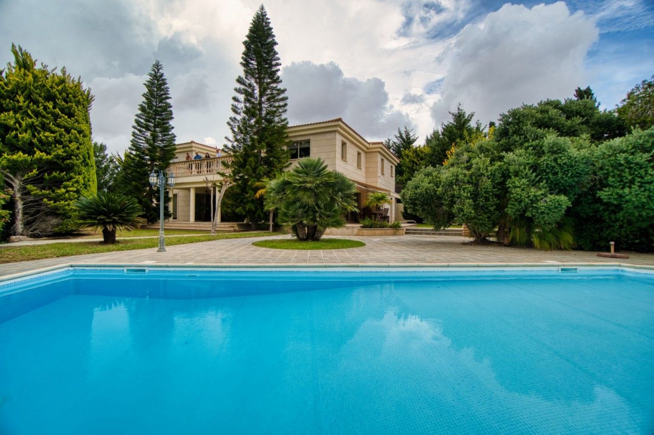 Villa in Paphos, Cyprus, 570 sq.m - picture 1