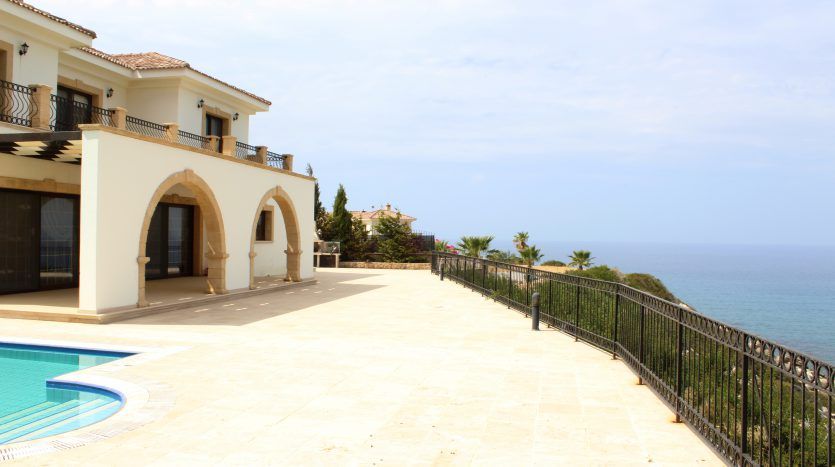 Villa in Esentepe, Cyprus, 410 sq.m - picture 1