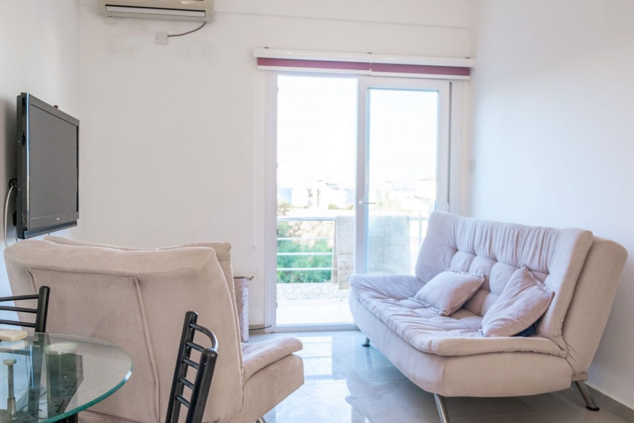 Apartment in Kyrenia, Cyprus, 50 sq.m - picture 1