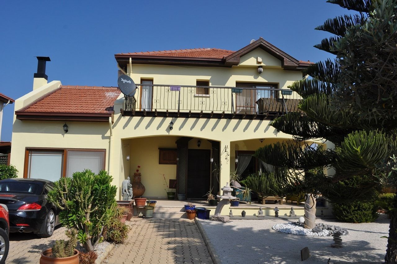 Villa in Alsancak, Cyprus, 200 sq.m - picture 1