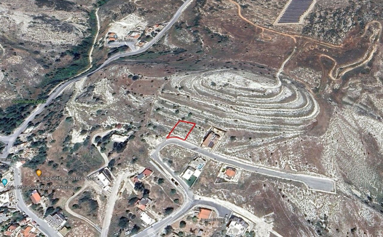 Land in Paphos, Cyprus, 614 sq.m - picture 1