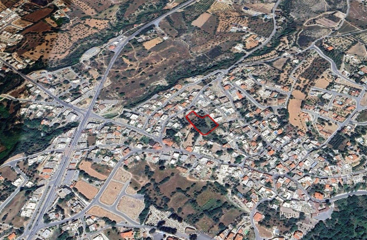 Land in Paphos, Cyprus, 4 014 sq.m - picture 1