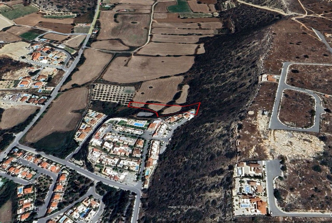 Land in Limassol, Cyprus, 4 214 sq.m - picture 1