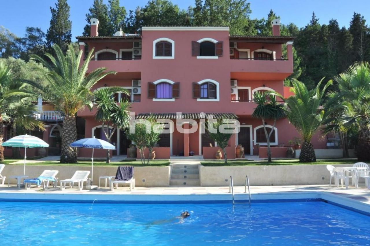 Commercial property in Corfu, Greece, 525 sq.m - picture 1